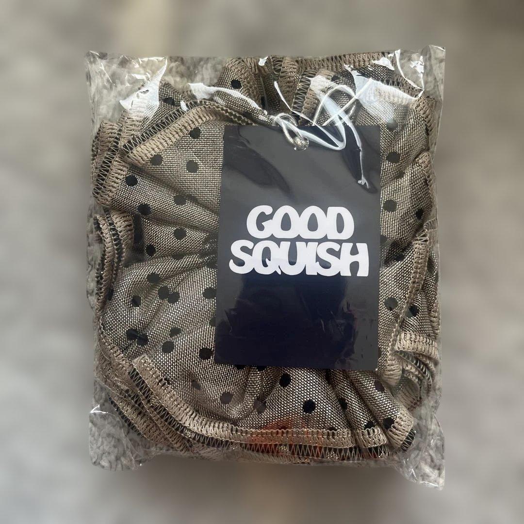 【完売品】GOOD SQUISH ドット柄シュシュ ベージュ