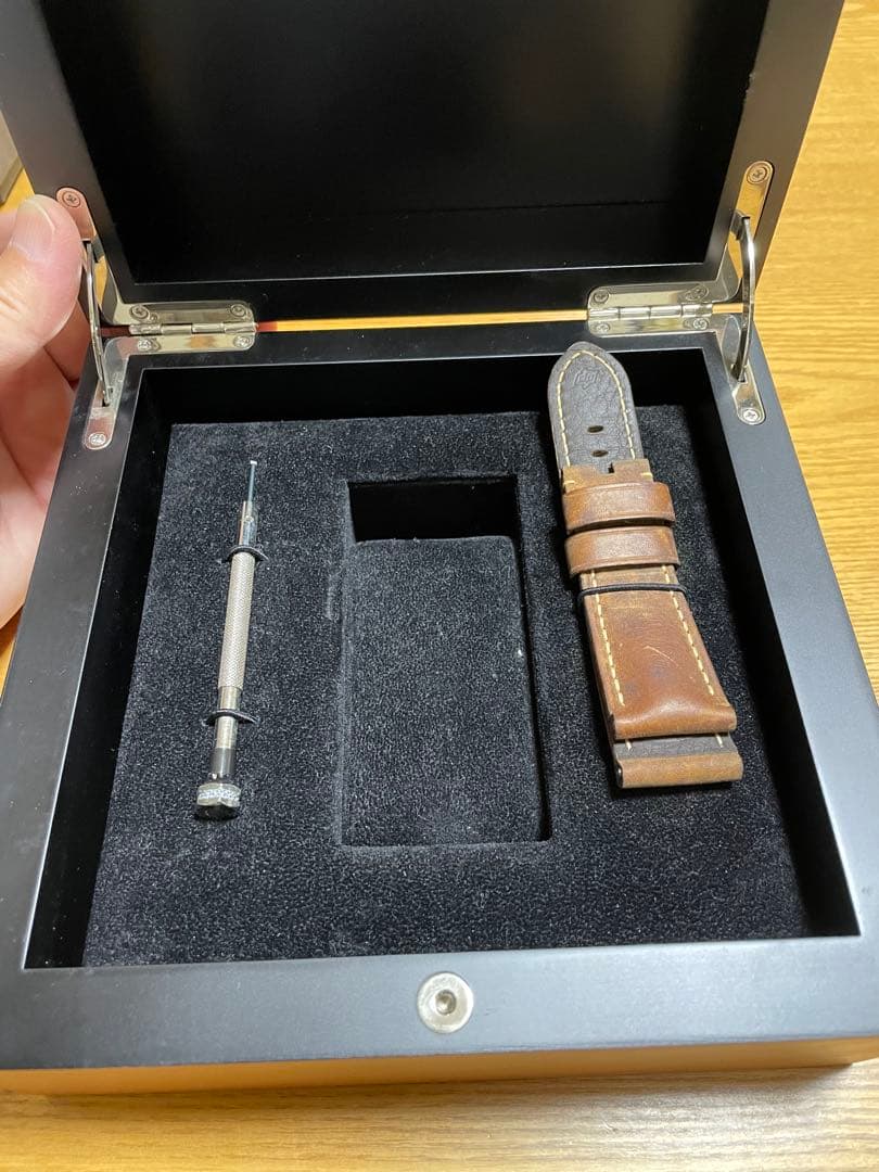 レア　パネライ空箱