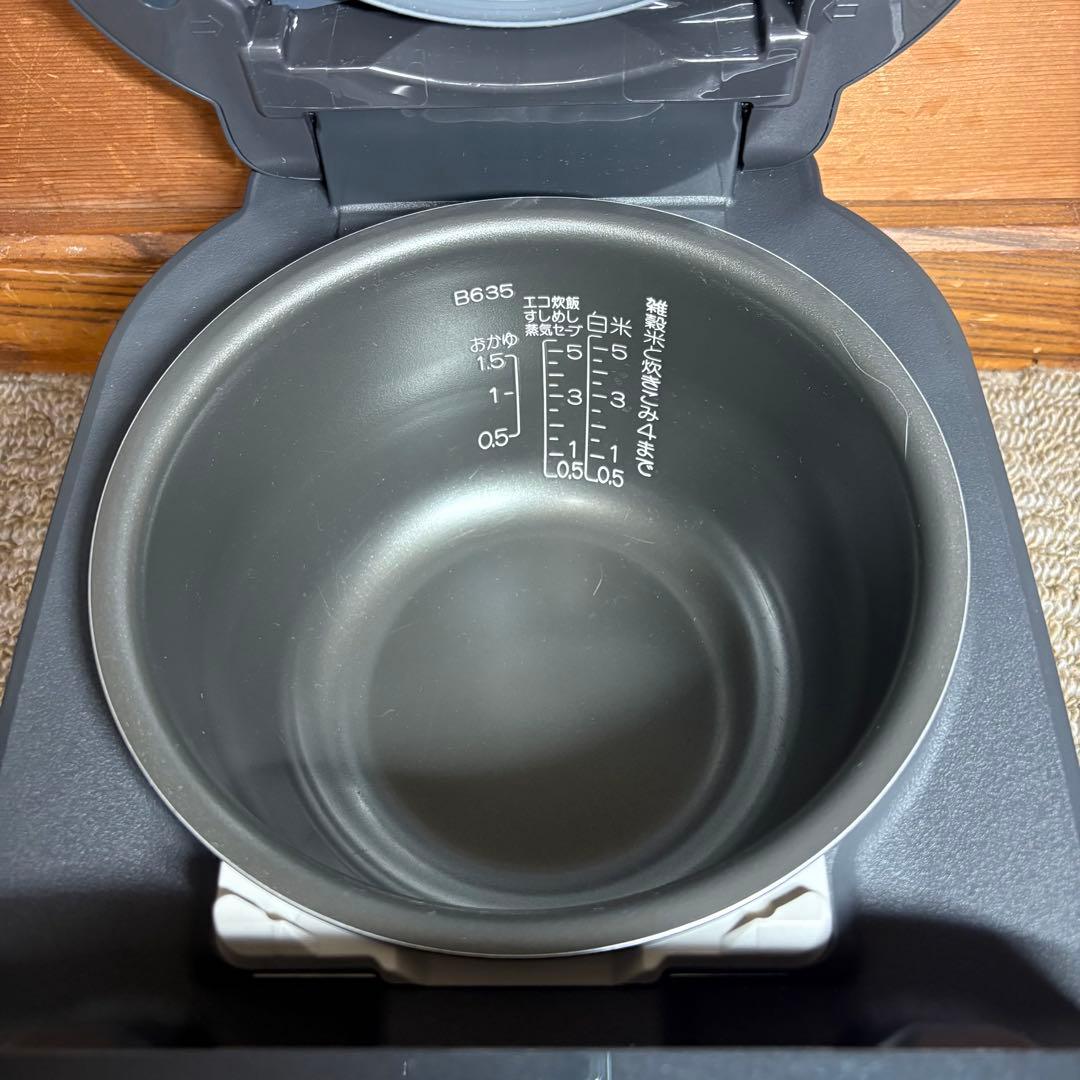 象印ZOJIRUSHI 炊飯器 圧力IH炊飯ジャー 5.5合炊き ブラック黒