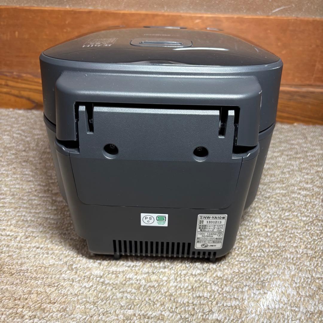 象印ZOJIRUSHI 炊飯器 圧力IH炊飯ジャー 5.5合炊き ブラック黒