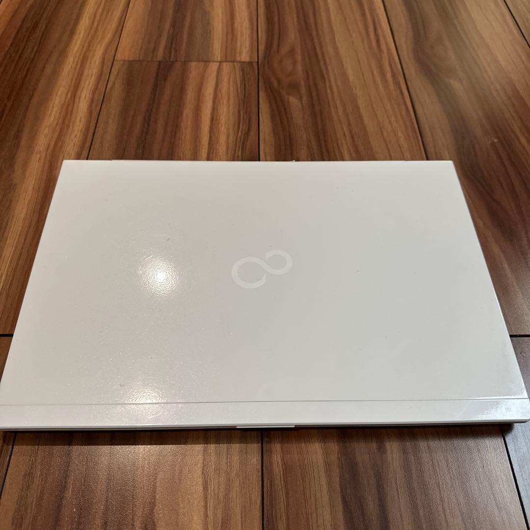 富士通 LIFEBOOK UH75/B3 ホワイト