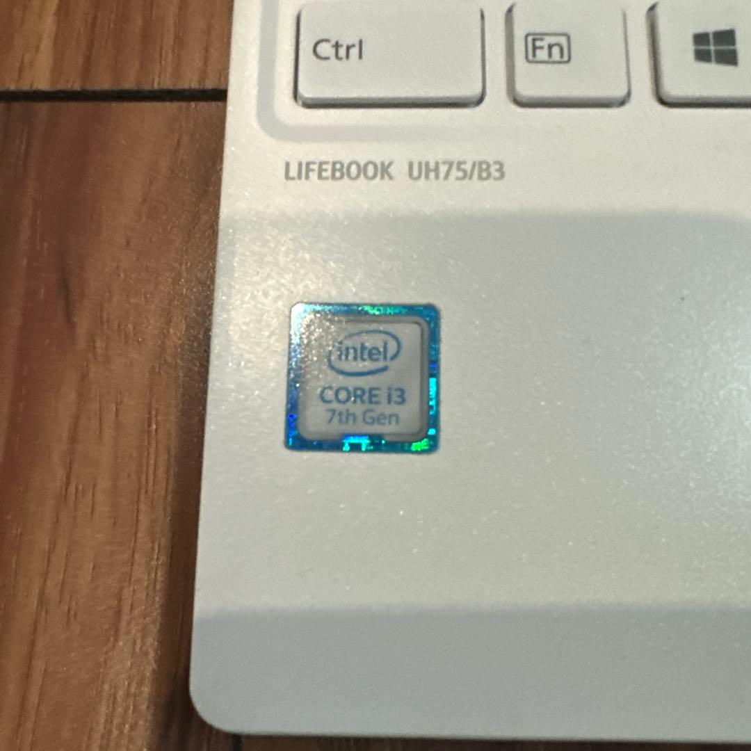 富士通 LIFEBOOK UH75/B3 ホワイト