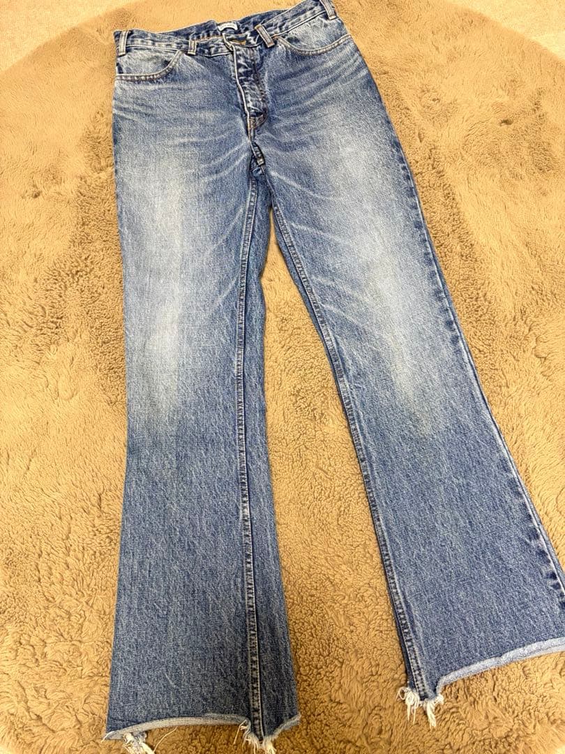 今週金土日限定値下げ　アンスクリア　フレアデニムパンツ　カットオフ