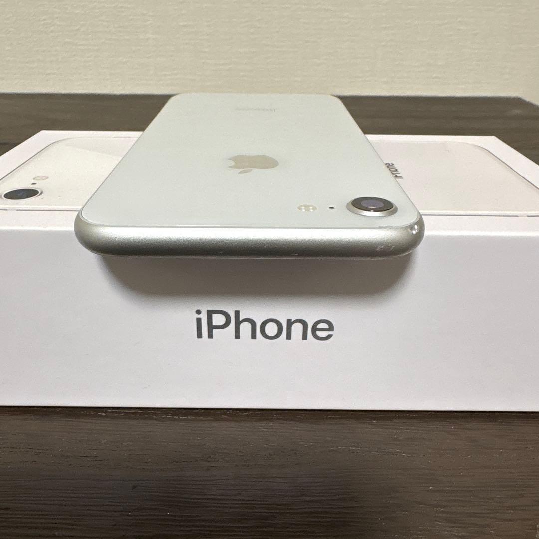 iPhone8 本体 64GB シルバー SIMフリー 初期化済 ロック解除済