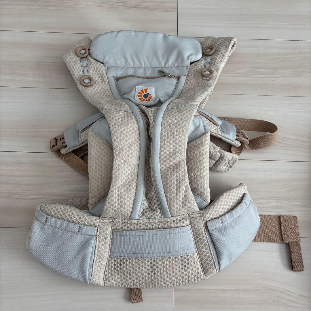 エルゴの抱っこひも　オムニブリーズ 人気のサンドベージュ！