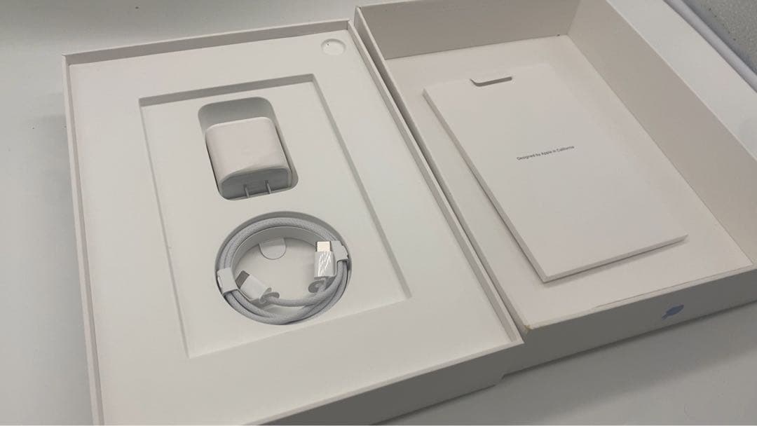 iPad 第11世代 A16 WI-FI 128GB キーボード付き A3354