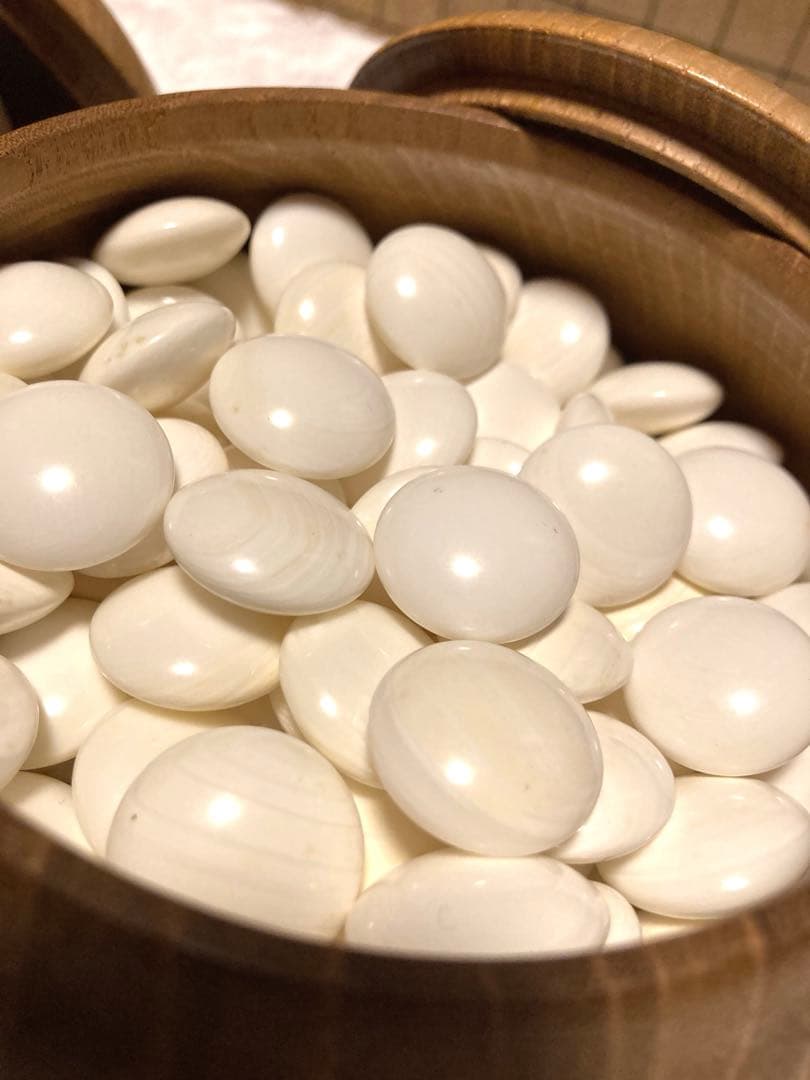 日向特製蛤碁石 雪印 37号 本那智黒 本蛤碁石 白179個 黒182個碁笥