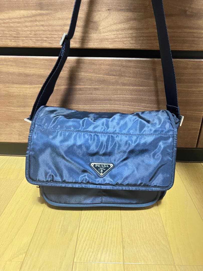 プラダ　バッグ　ショルダーバッグ　ネイビー　PRADA ナイロン