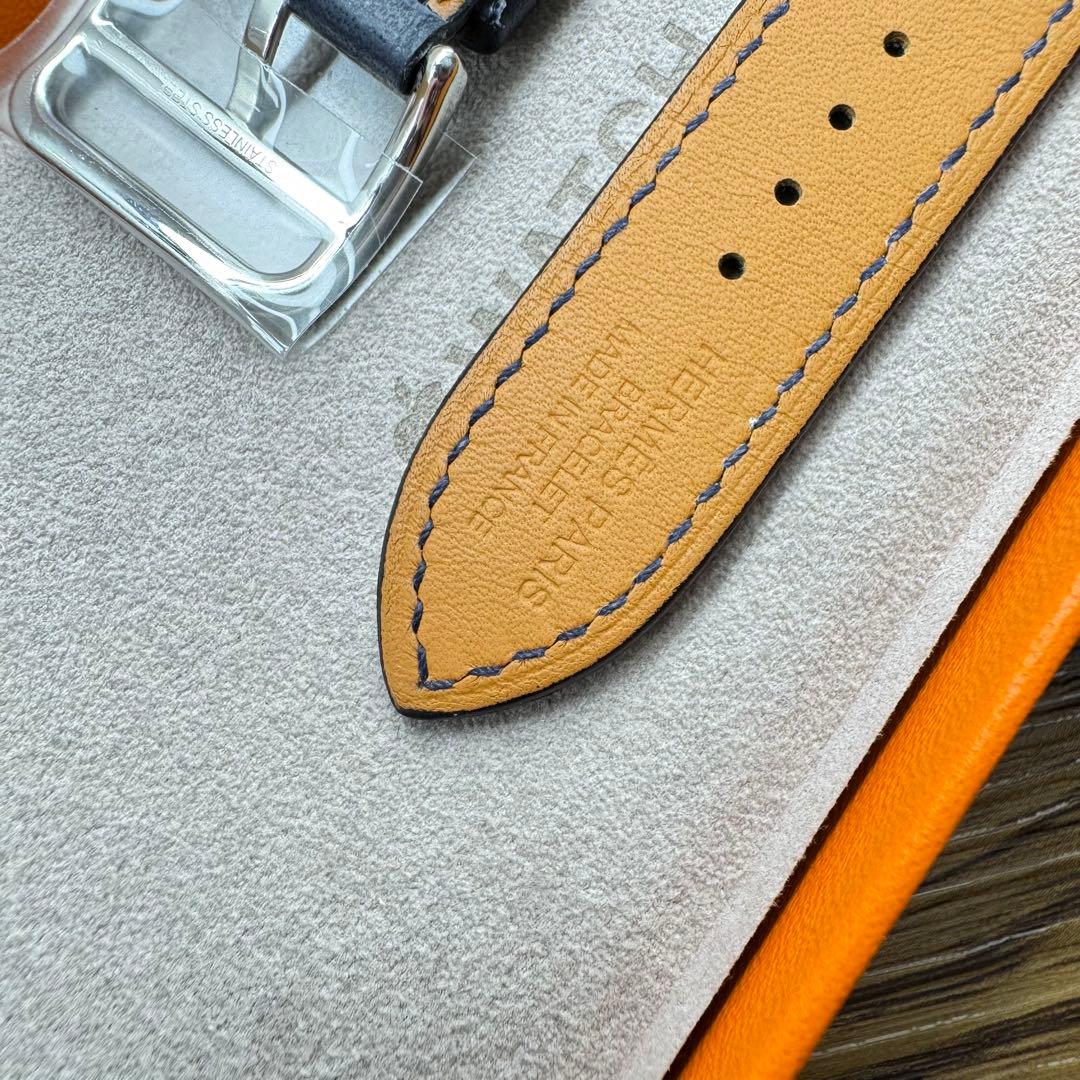 2525 ほぼ未使用　Apple Watch エルメス　ネイビー　レザーバンド