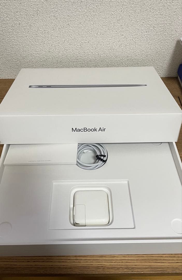 MacBook Air スペースグレー 本体 16GB/512GB箱、充電器付き