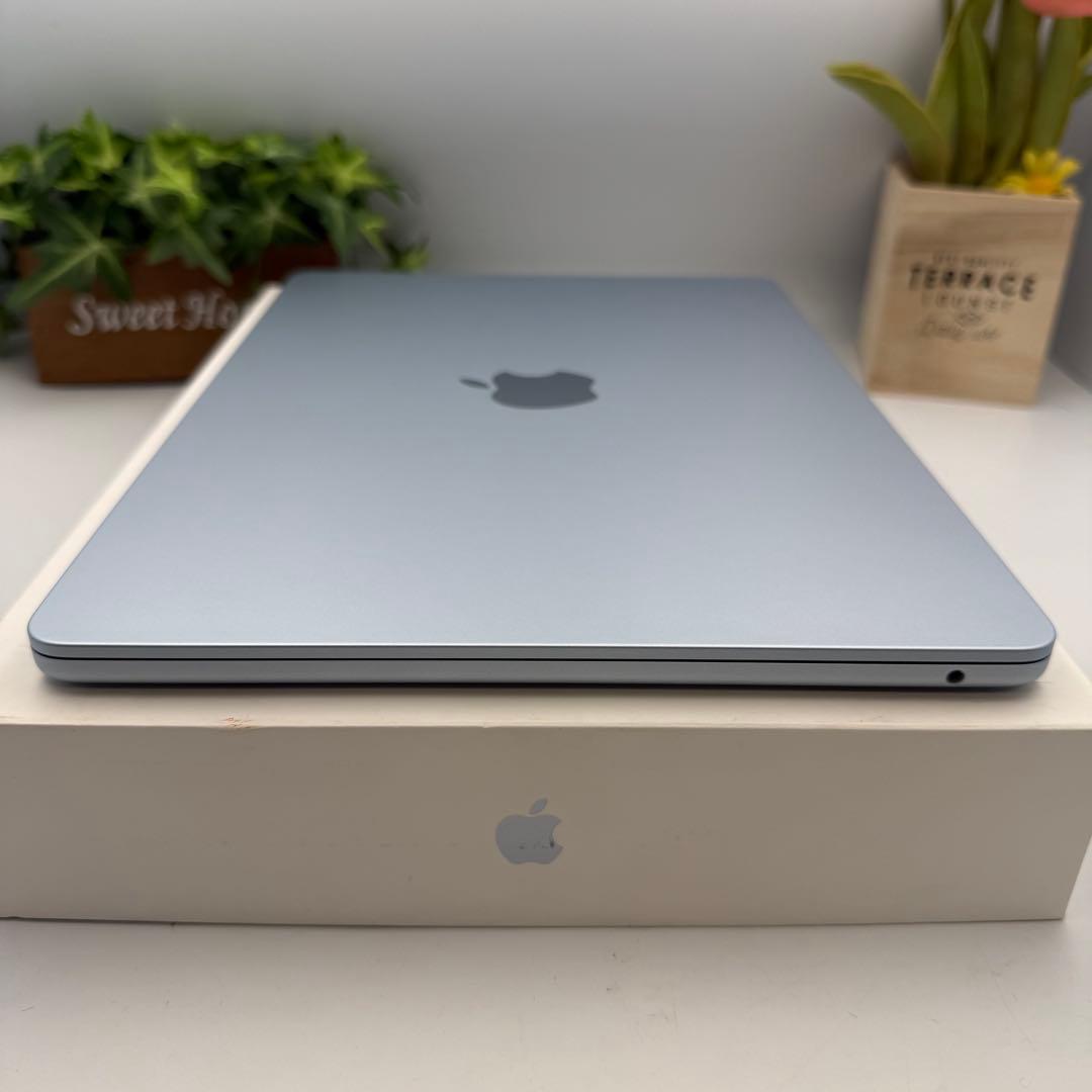 【ほぼ新品】MacBook Air M4 14インチ 2025 16 / 256