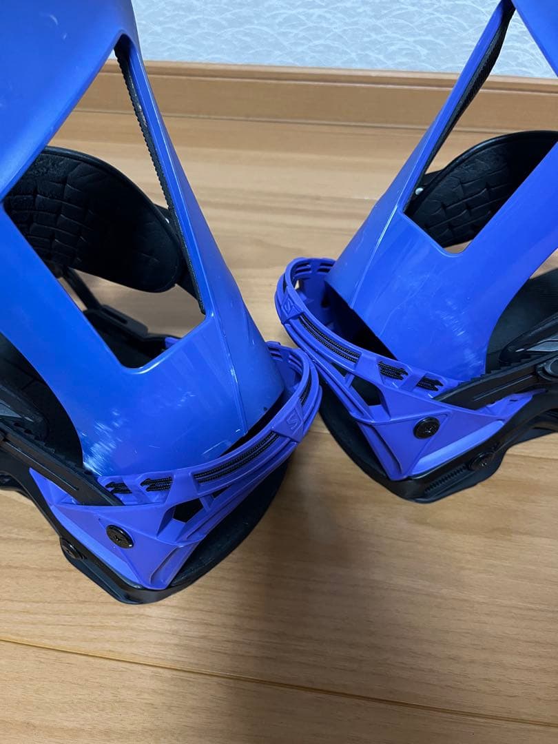 SALOMON HOLOGRAM ブルー　数回使用23-24