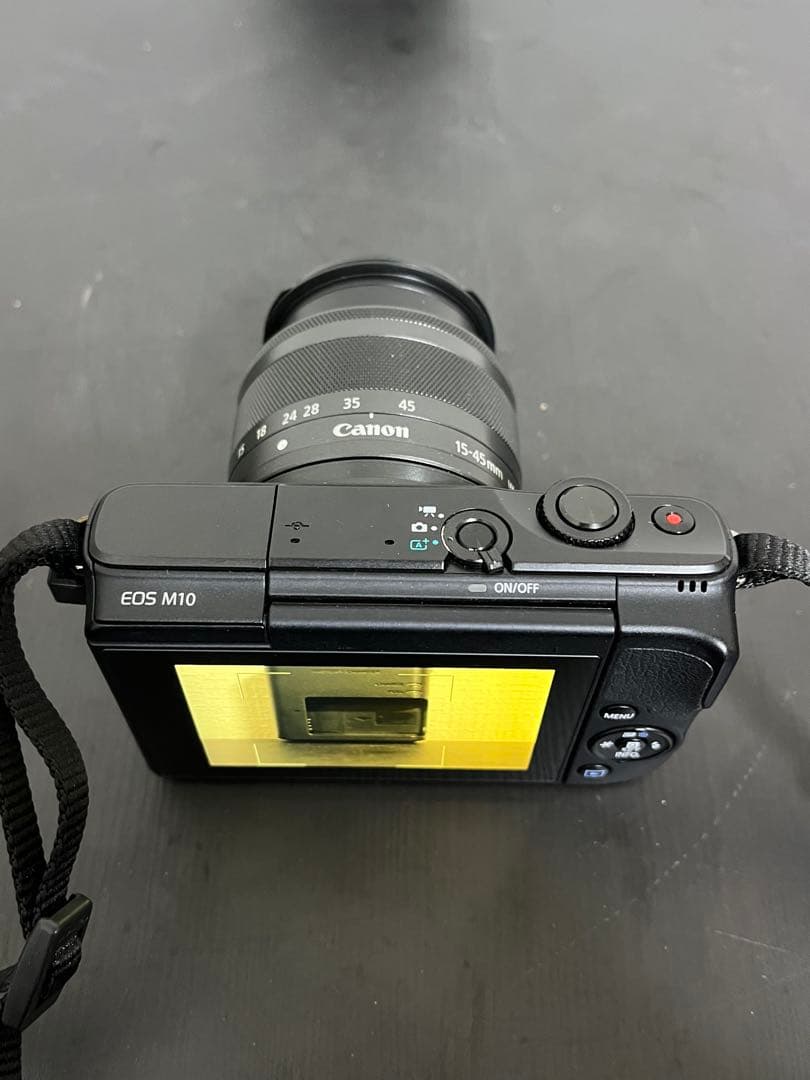 Canon EOS M10 レンズキット EF-M 15-45mm IS STM