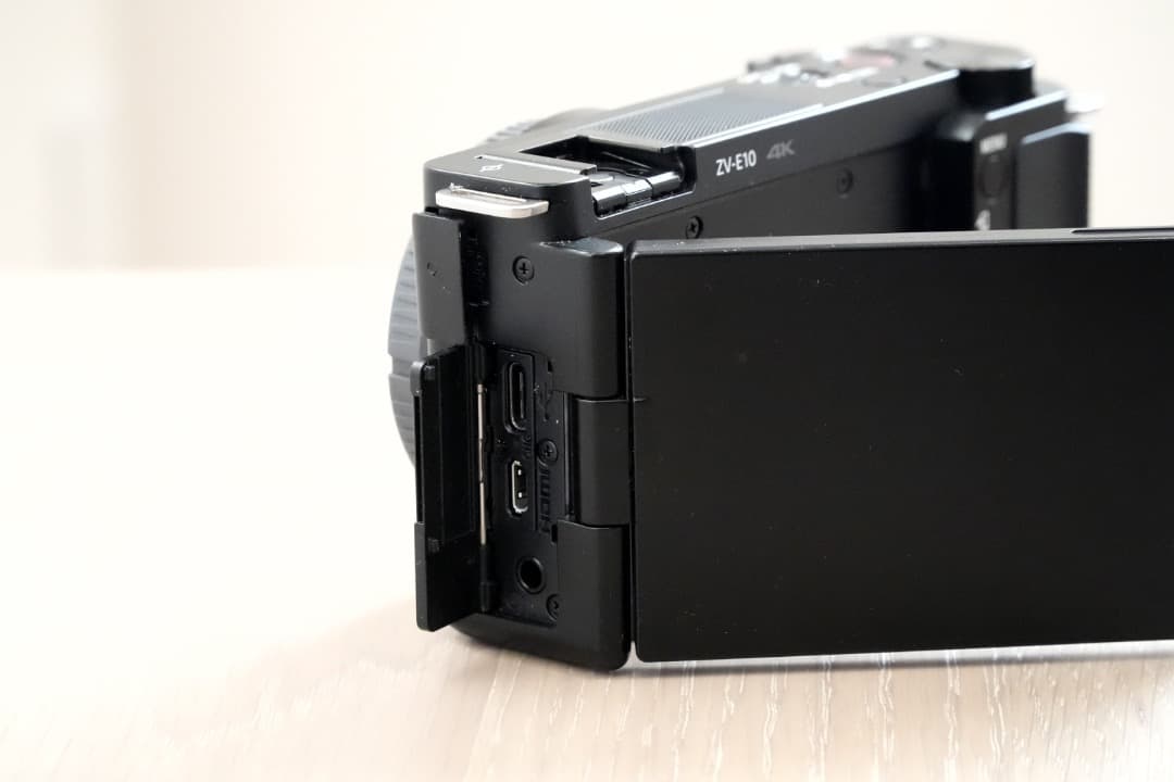 ソニー ZV-E10L パワーズームレンズキット、バッテリーx3、充電器x2