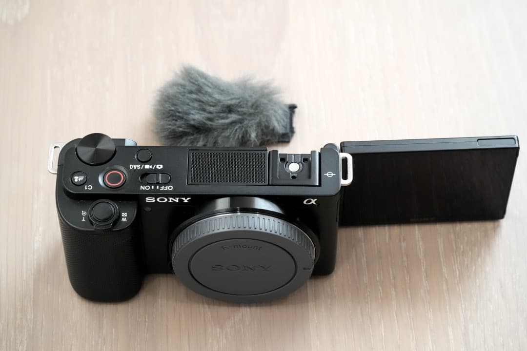 ソニー ZV-E10L パワーズームレンズキット、バッテリーx3、充電器x2