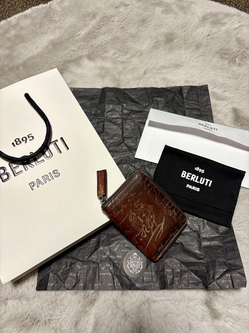 ベルルッティ ワパ ジップ付きパース