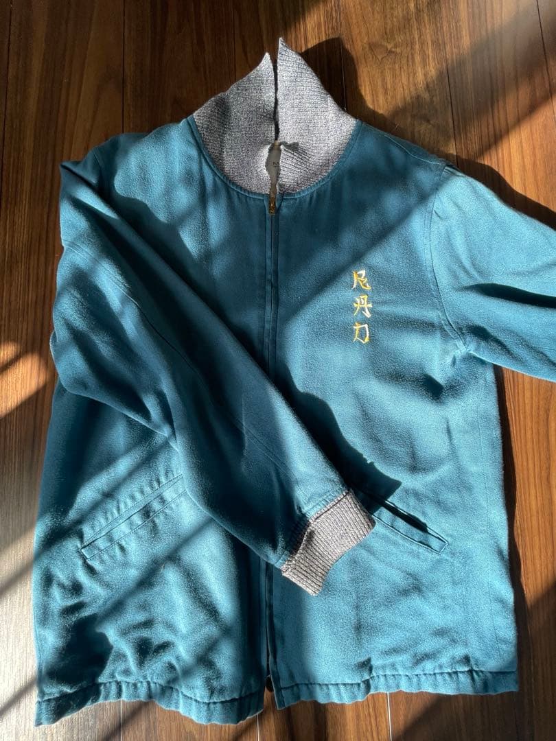 RADIAL 刺繍入りジップアップジャケット