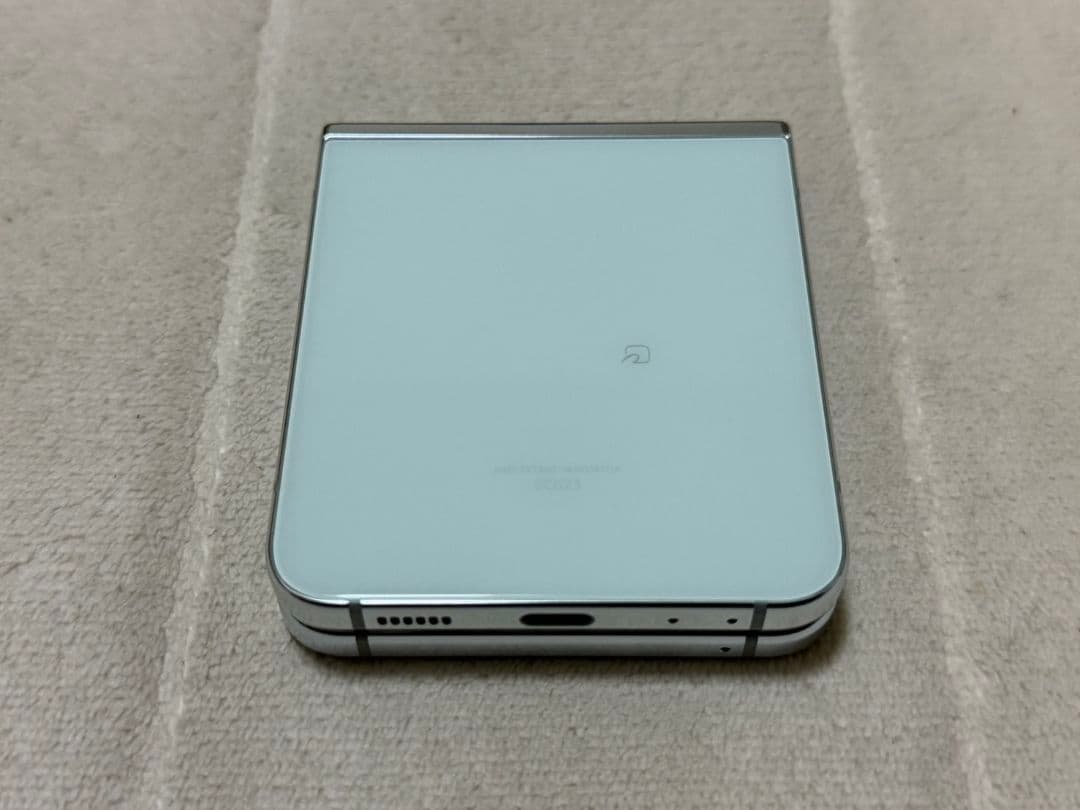 Galaxy Z Flip5 256GB au版 SIMフリー