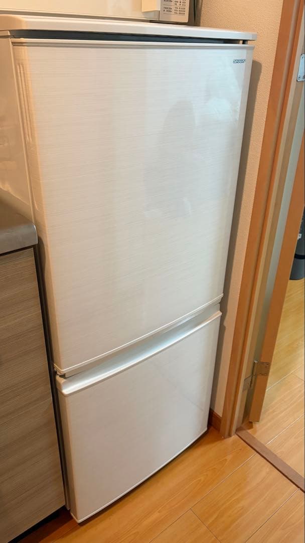 ホワイト 2ドア冷蔵庫【SHARP】