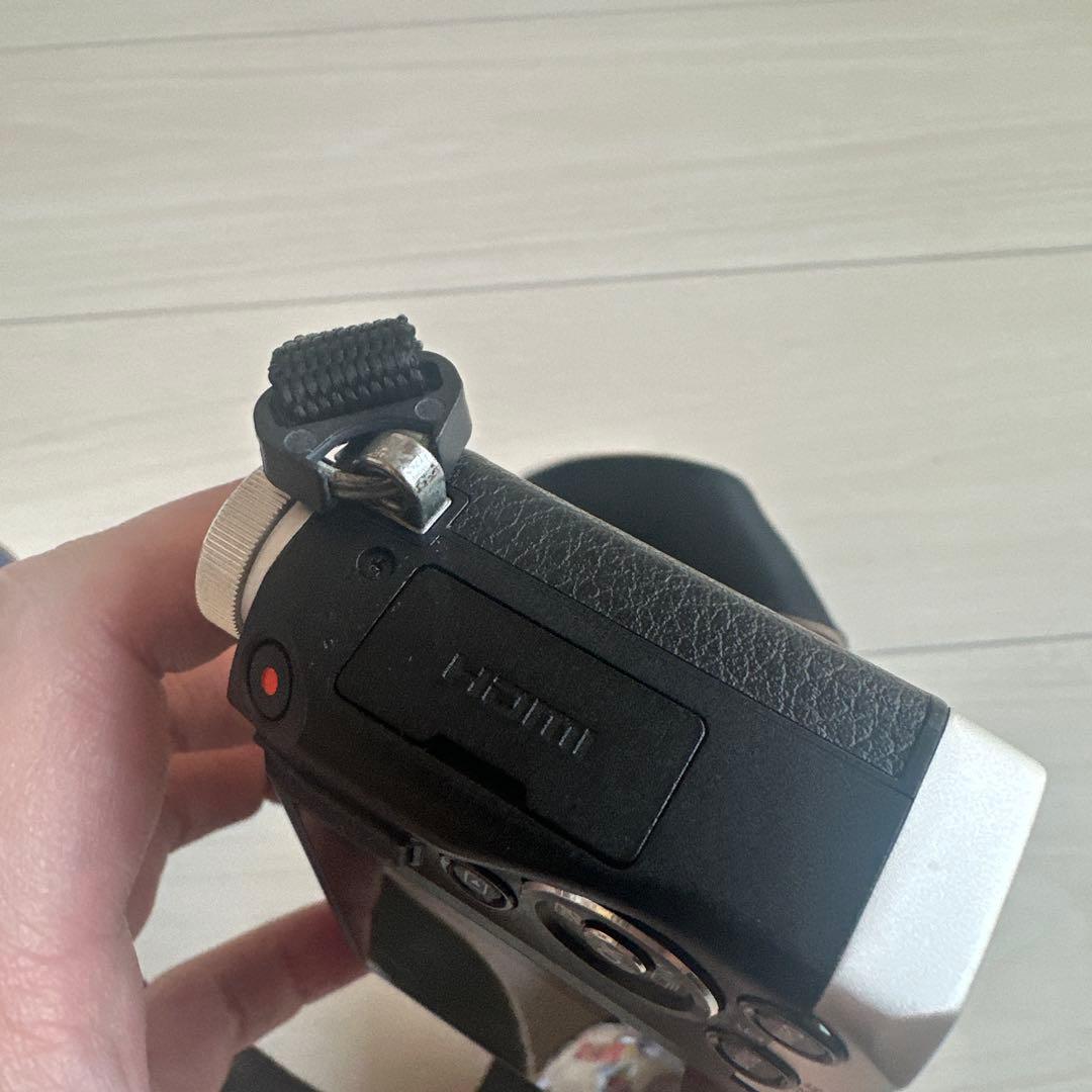 OLYMPUS STYLUS SH-1 コンパクトデジタルカメラ　美品