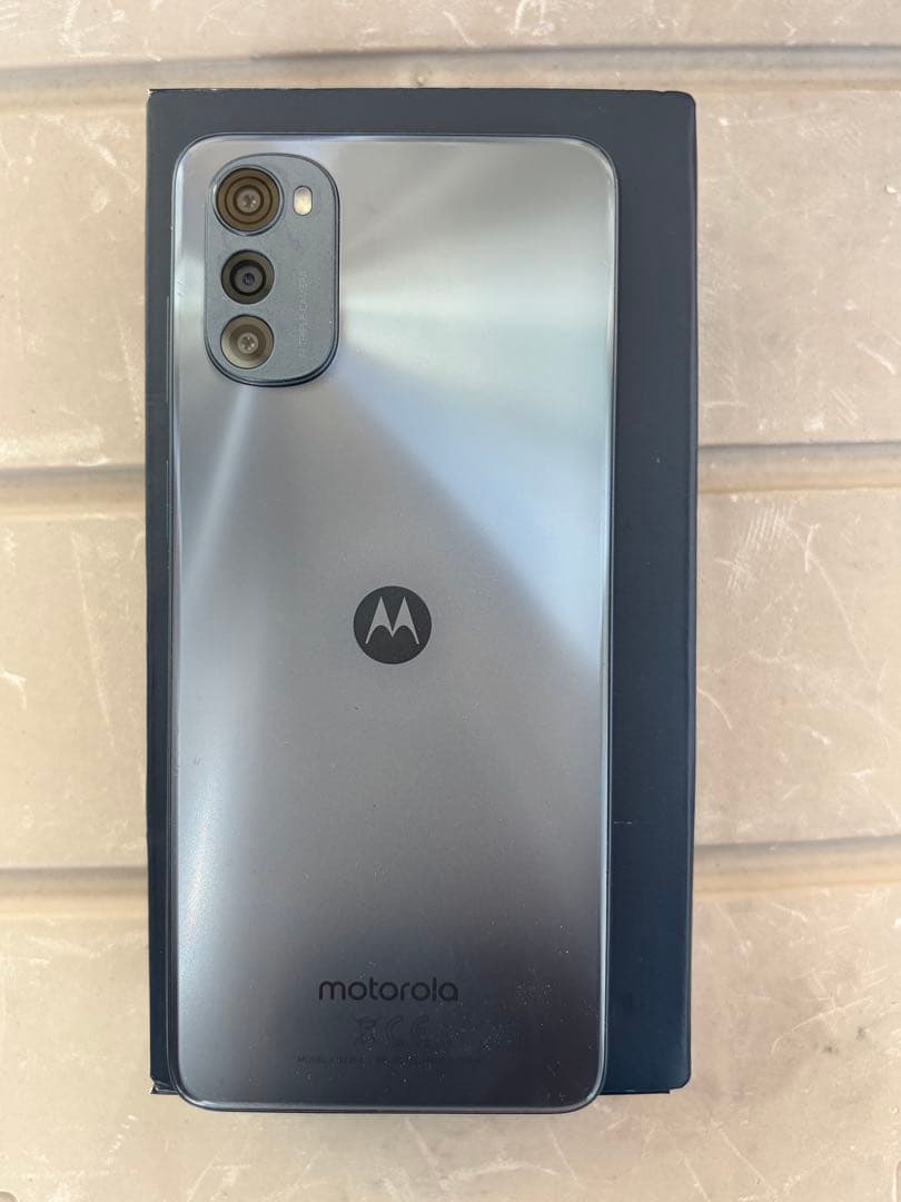 期間限定値下　Motorola moto e 32s 新品のカバーとフィルム付