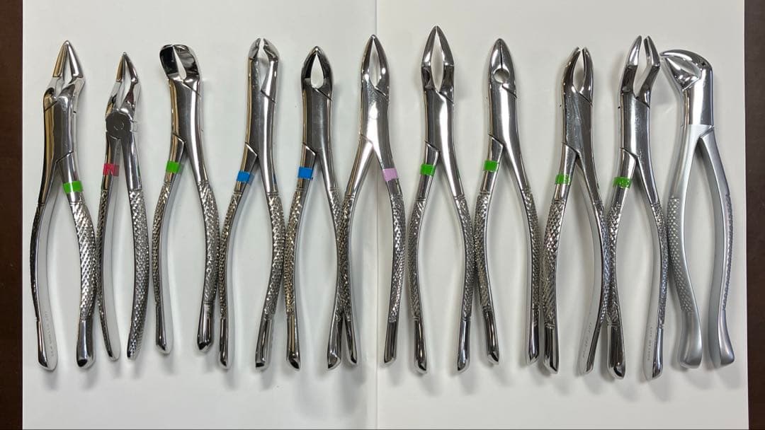鉗子　【歯科医院】