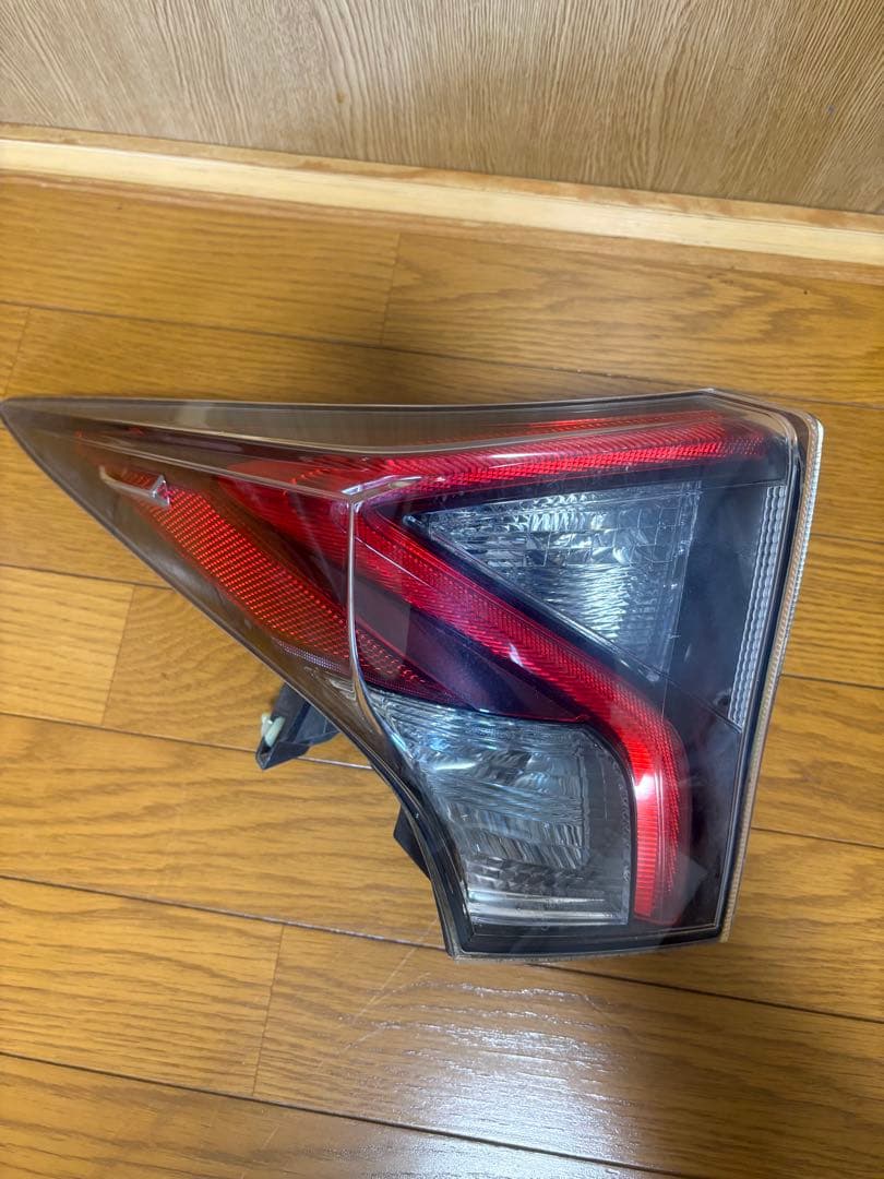 トヨタ 50系プリウス 前期 純正テールランプ左右セット