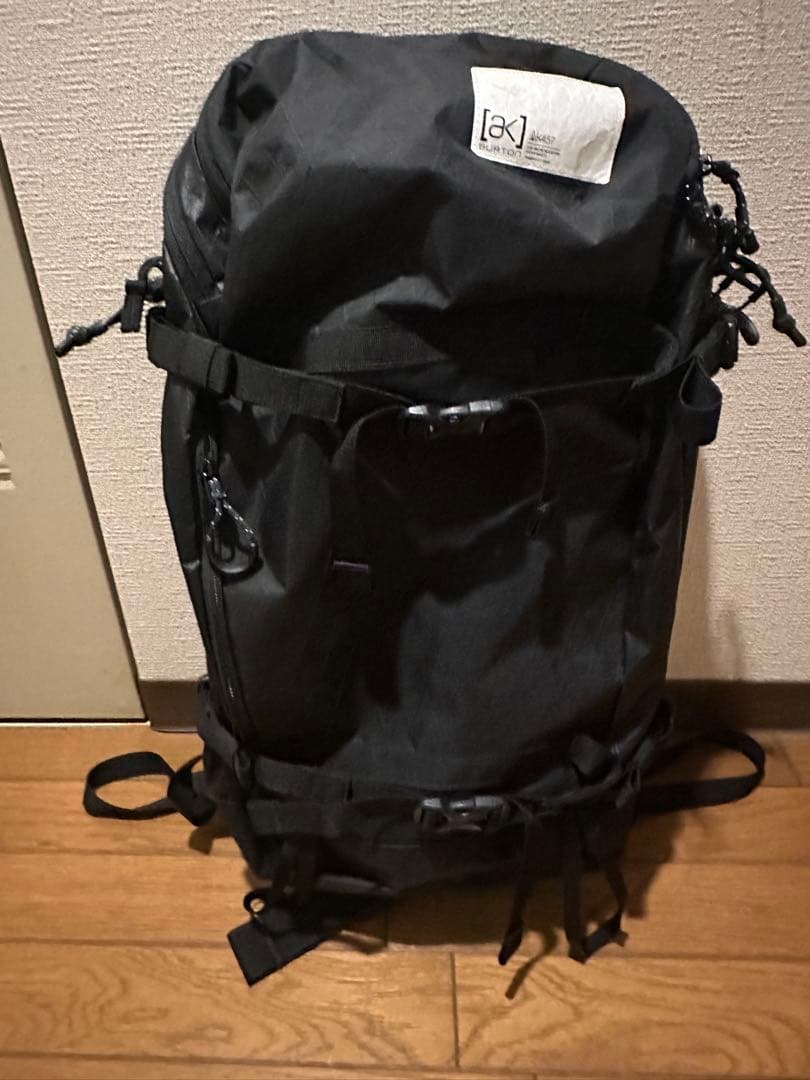 burton ak457 backpack jet 18L 未使用
