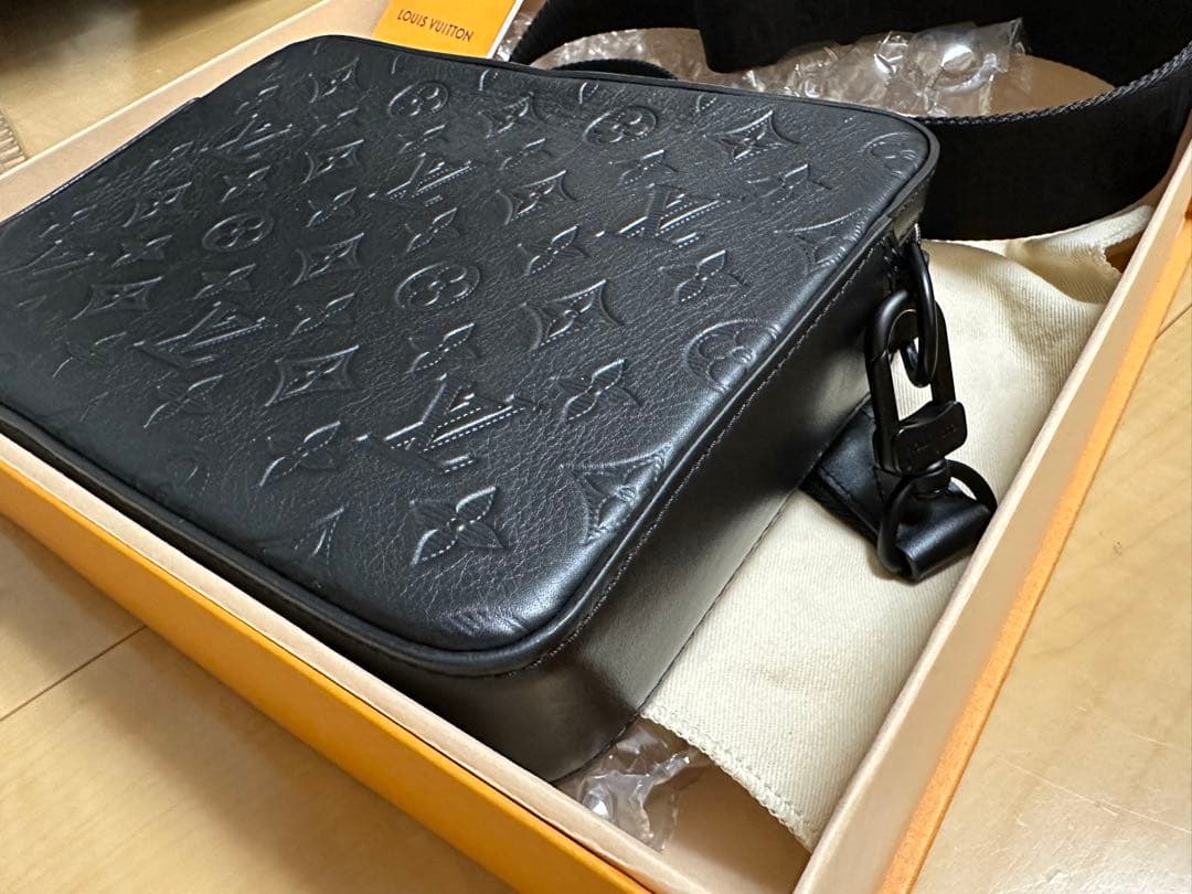⭐️Louis Vuitton⭐️ブラック メッセンジャーバッグ
