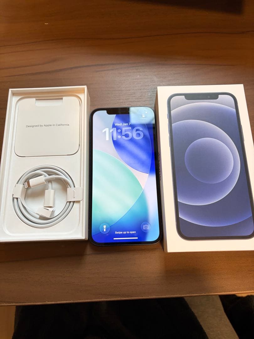 【美品】Apple iPhone 12 64GB ブラック