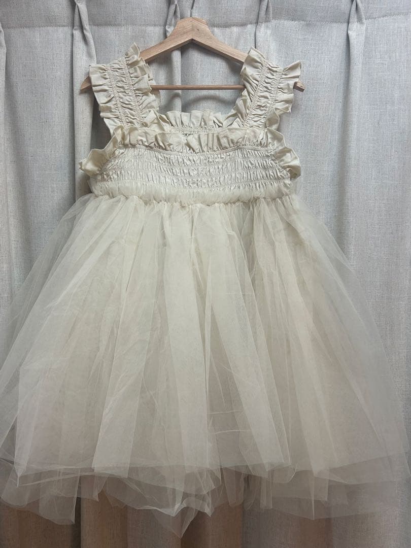 PERNA チュールギャザーキャミソール クリーム色