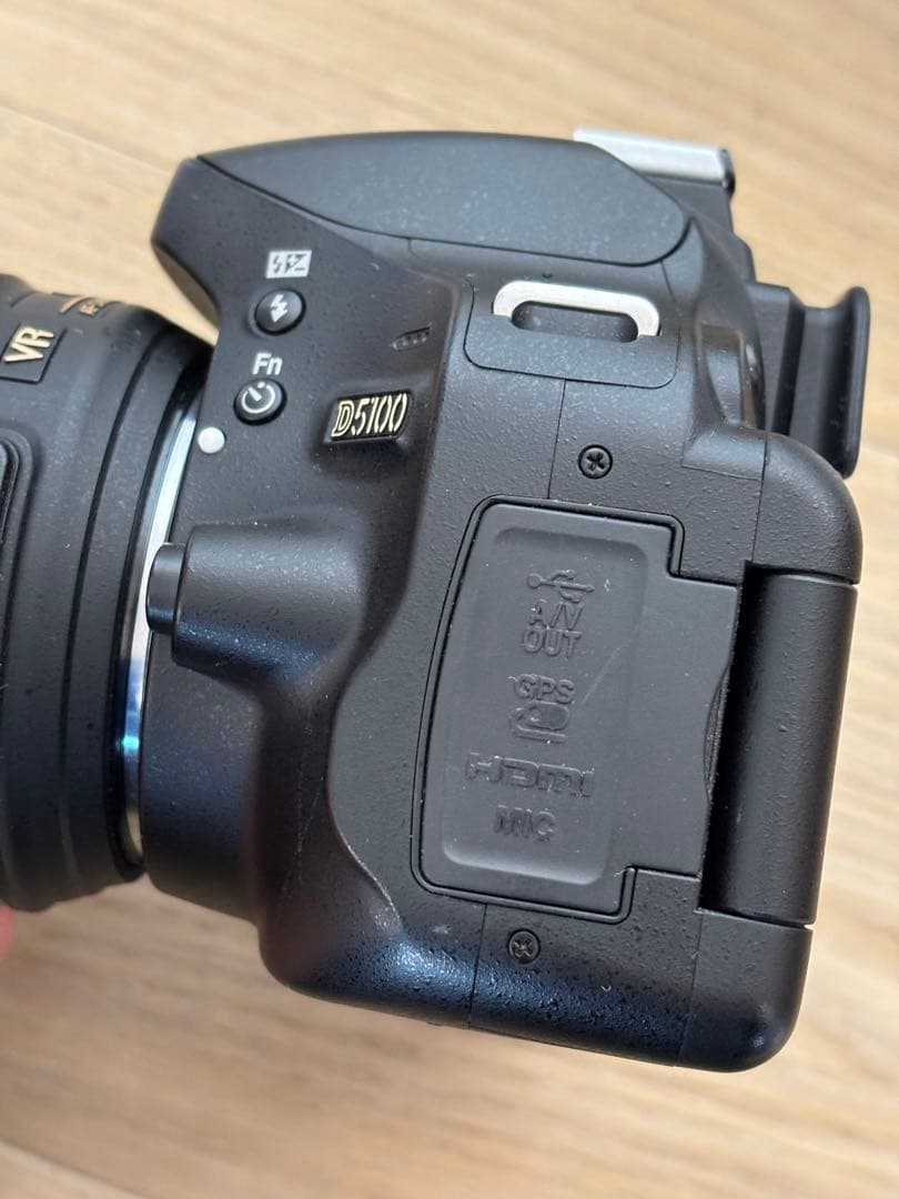 Nikon D5100 デジタル一眼レフカメラ 18-55mm VRレンズ付き