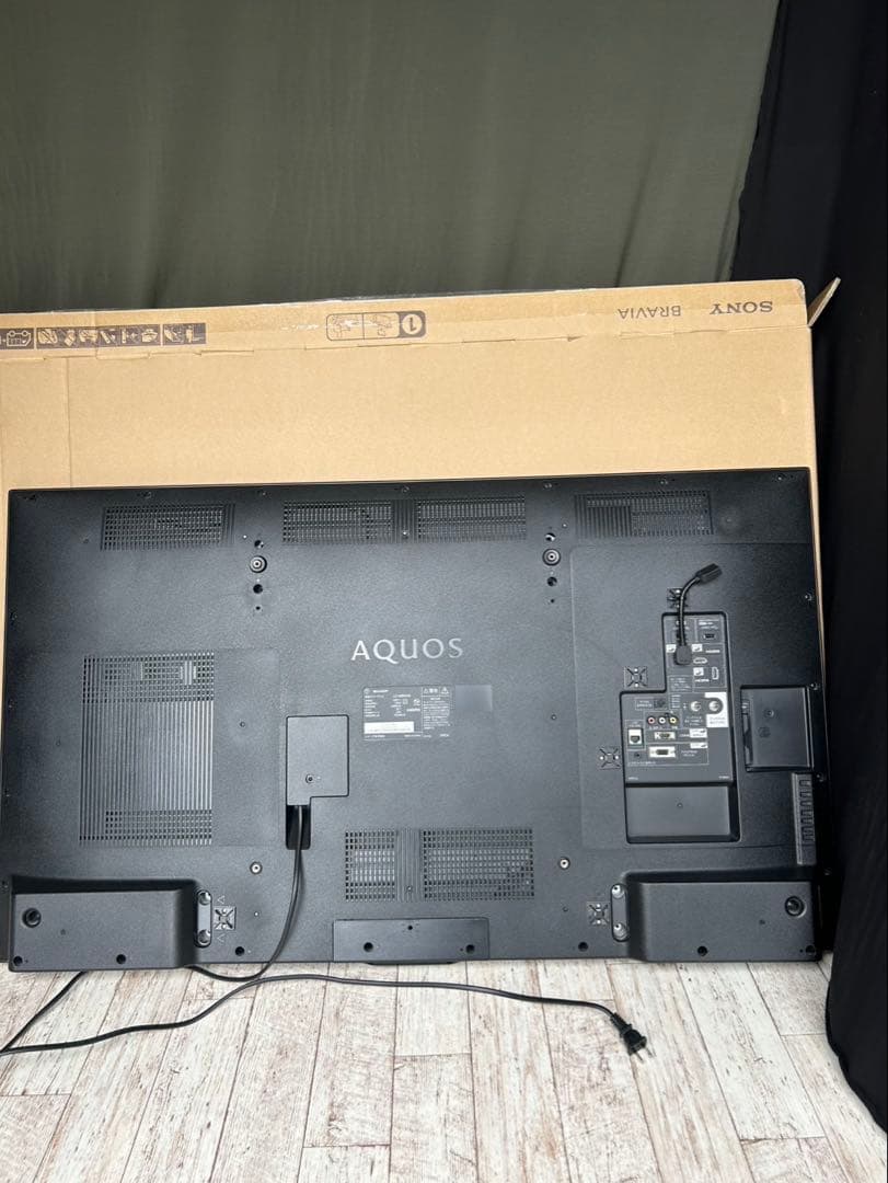 AQUOS 液晶テレビ 大画面　　シャープ　50型　※スタンドなし