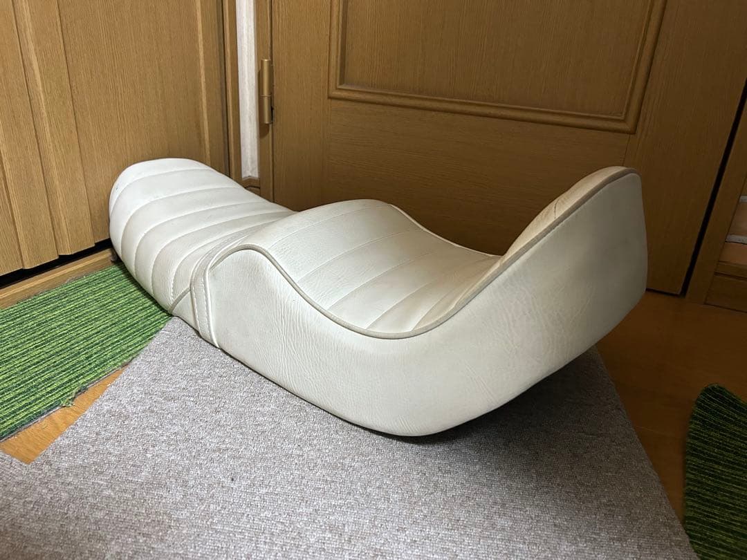 gs400 gs400e チョビ　３段シート　サムアップシート　ホワイト