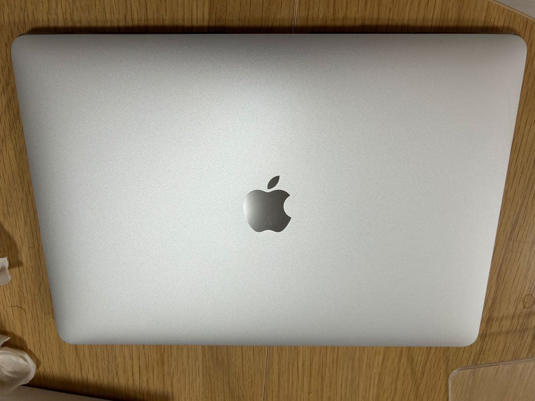 Apple MacBook Air 8GB 13インチ　M1チップ