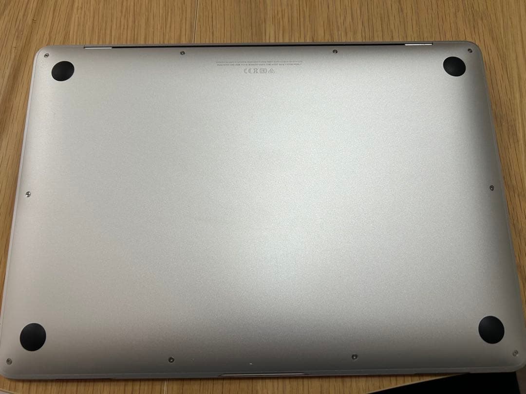 Apple MacBook Air 8GB 13インチ　M1チップ
