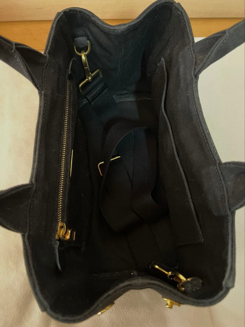 プラダ　カナパ　ビジュー　黒