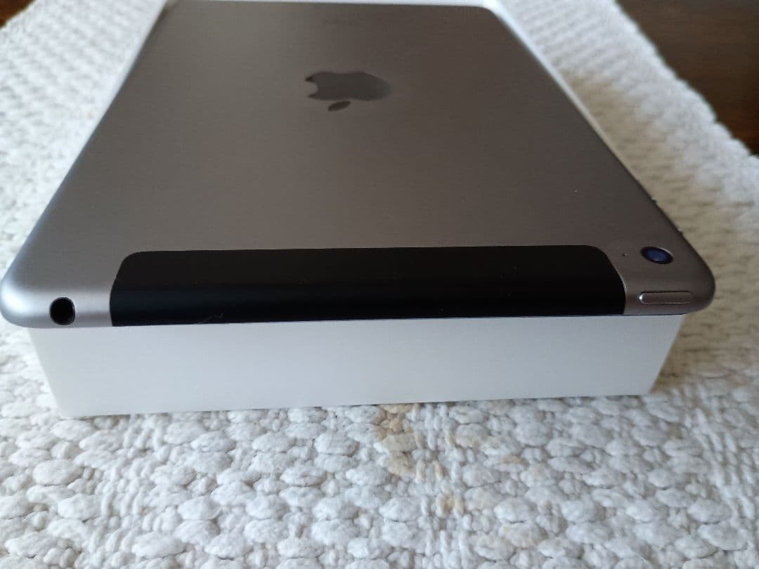 美品 iPad mini 4 128GB スペースグレイ