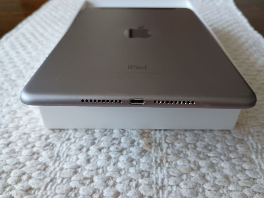 美品 iPad mini 4 128GB スペースグレイ