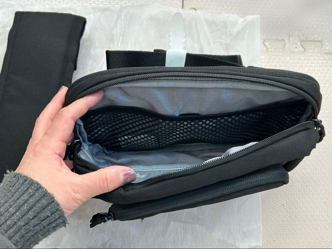 【新品未使用】POMULU ポムル　ブラック ヒップシート ショルダーバッグ