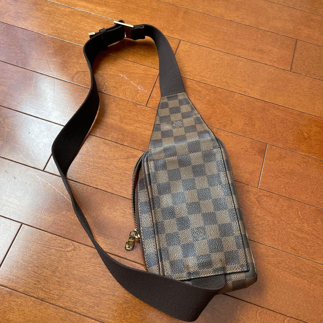 ２６Louis Vuitton ダミエ ボディバッグ