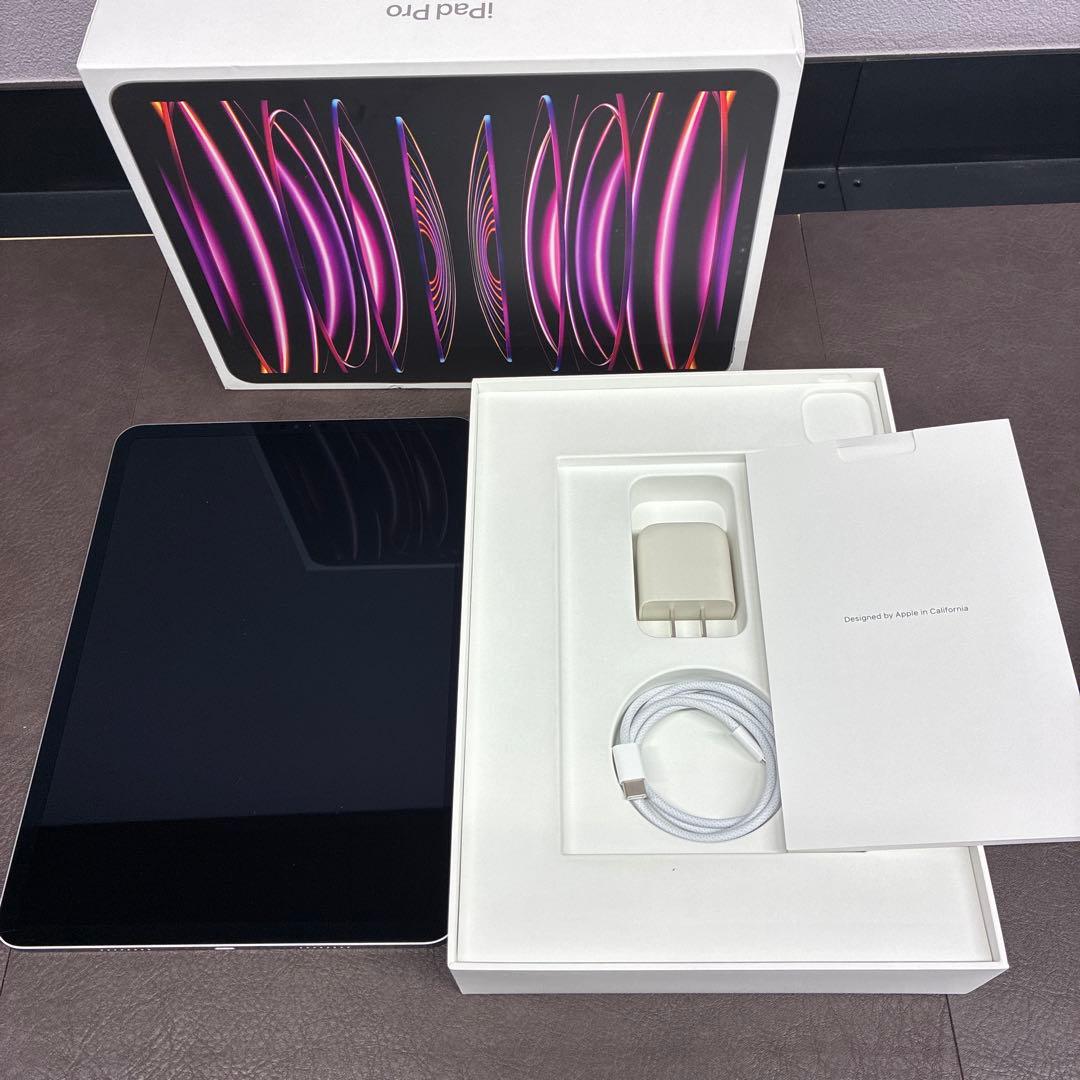 美品 Apple iPad Pro11 第4世代 スペースグレイ