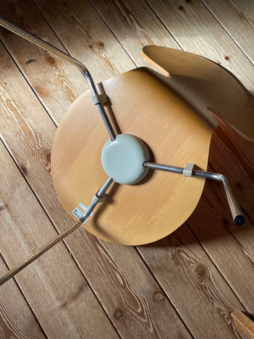 FRITZ HANSEN アントチェア 3本脚