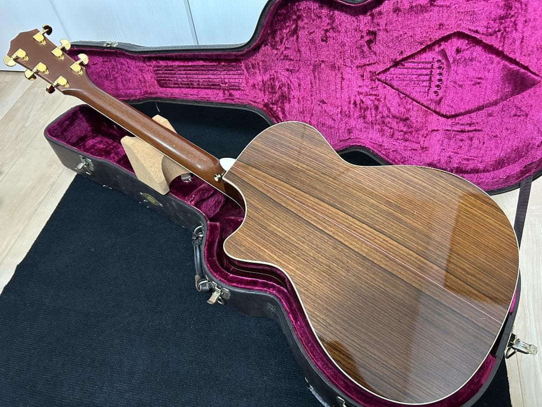 Taylor アコースティックギター ハードケース付 FISHMAN GOTOH