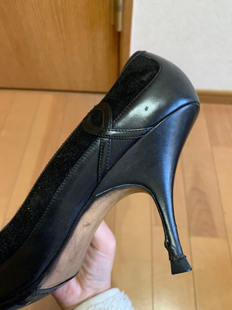 マノロブラニク　Manolo Blahnik