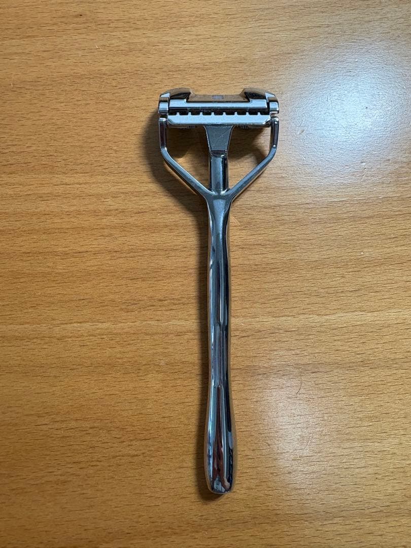 三枚刃　SHAVENT(シェーベント）ドイツ製　替刃式カミソリ