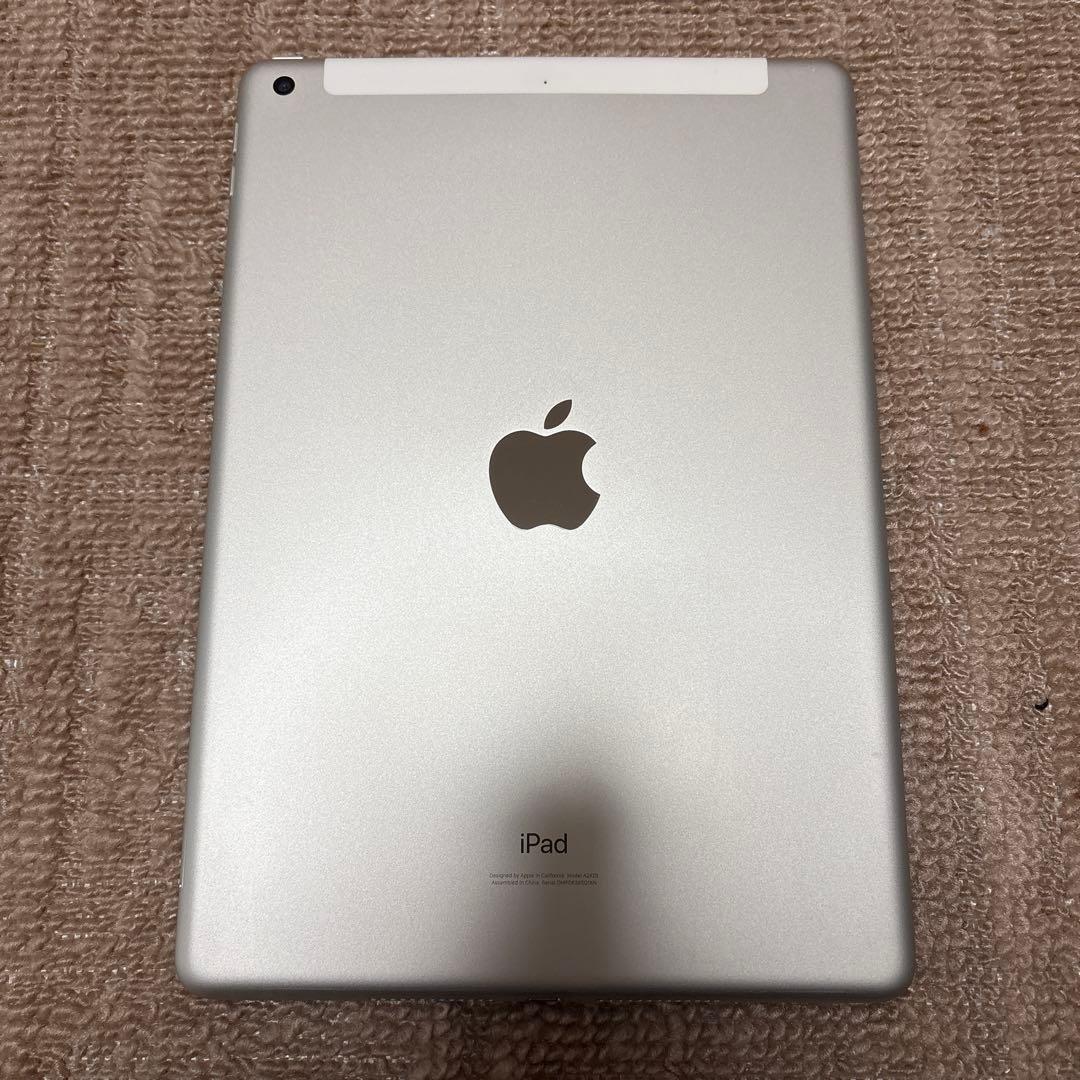 Apple iPad 第8世代 シルバー 10.2インチ
