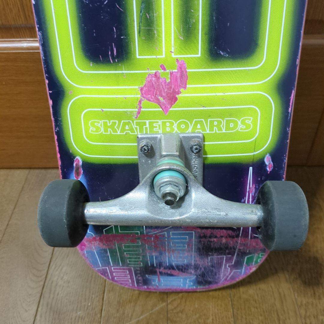 女性シルエット グラフィック スケートボード