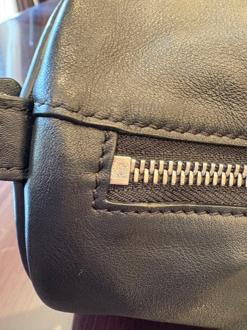 LOEWE レザーショルダーバッグ