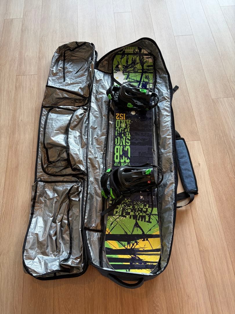 V*4様 ひ*ほ様 CSB スノーボード 152cm ケース、ビンディング、ブー